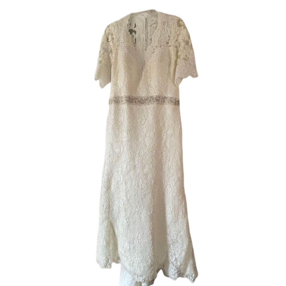 Venus Bridal Lace Short Sleeved Wedding Dress, Size 14, Ivory